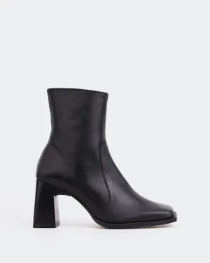 Chard Black Leather