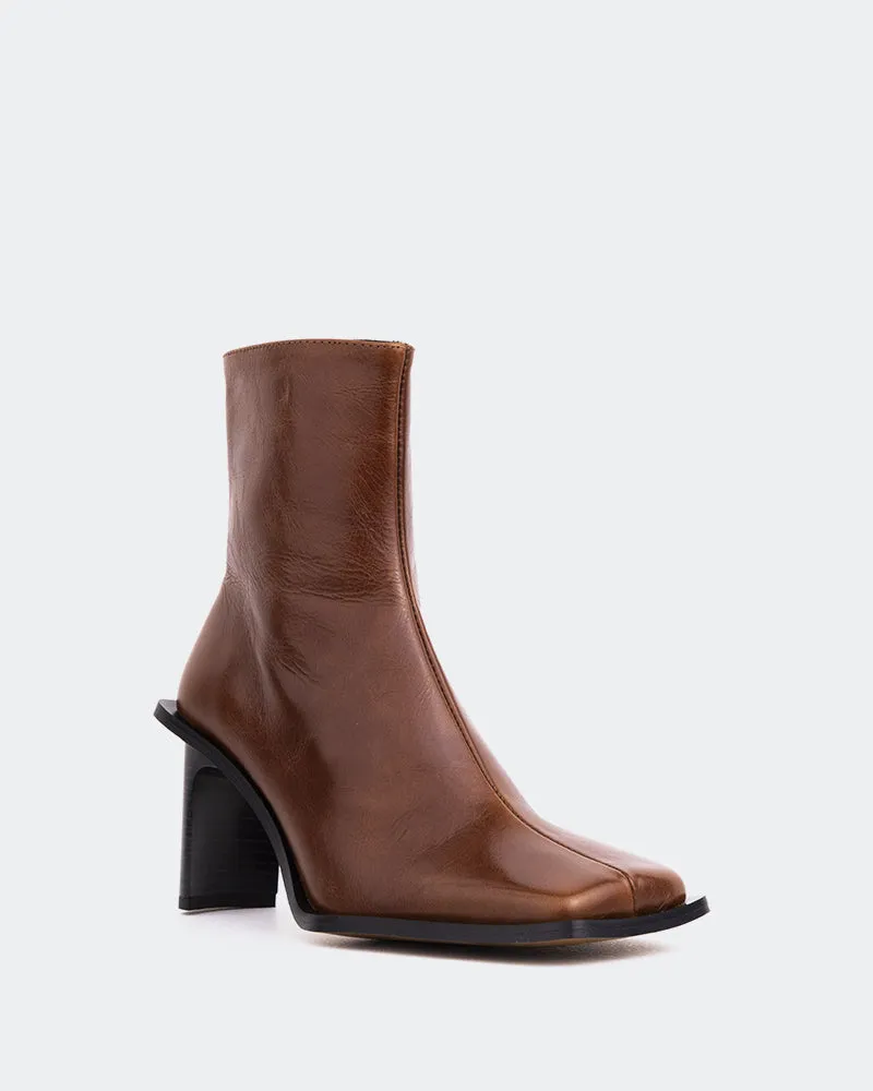 McTavish Chestnut Leather